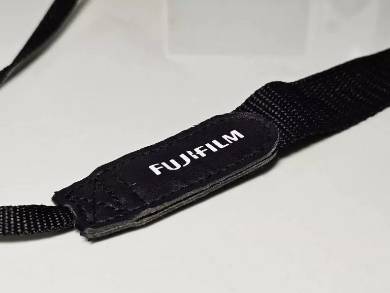 APARAT FUJFILM FINEPIX S 4800 BIAŁY