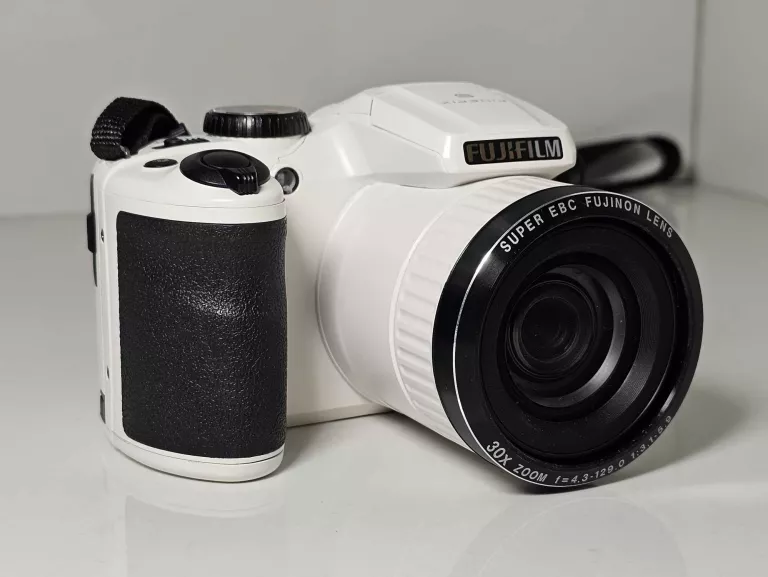 APARAT FUJFILM FINEPIX S 4800 BIAŁY
