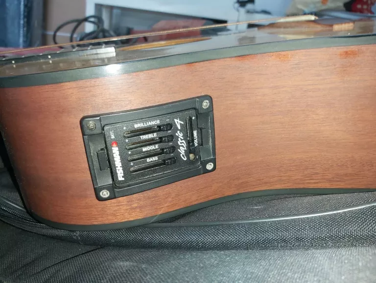 GITARA ELEKTROAKUSTYCZNA CORT MR-F NS W FUTERALE