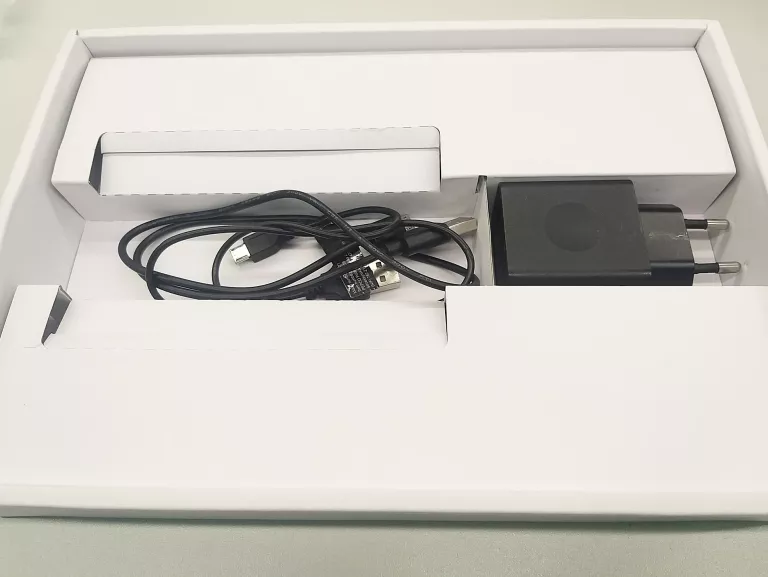 TABLET LENOVO TAB 2 A10-70F 2/16 GB OPIS
