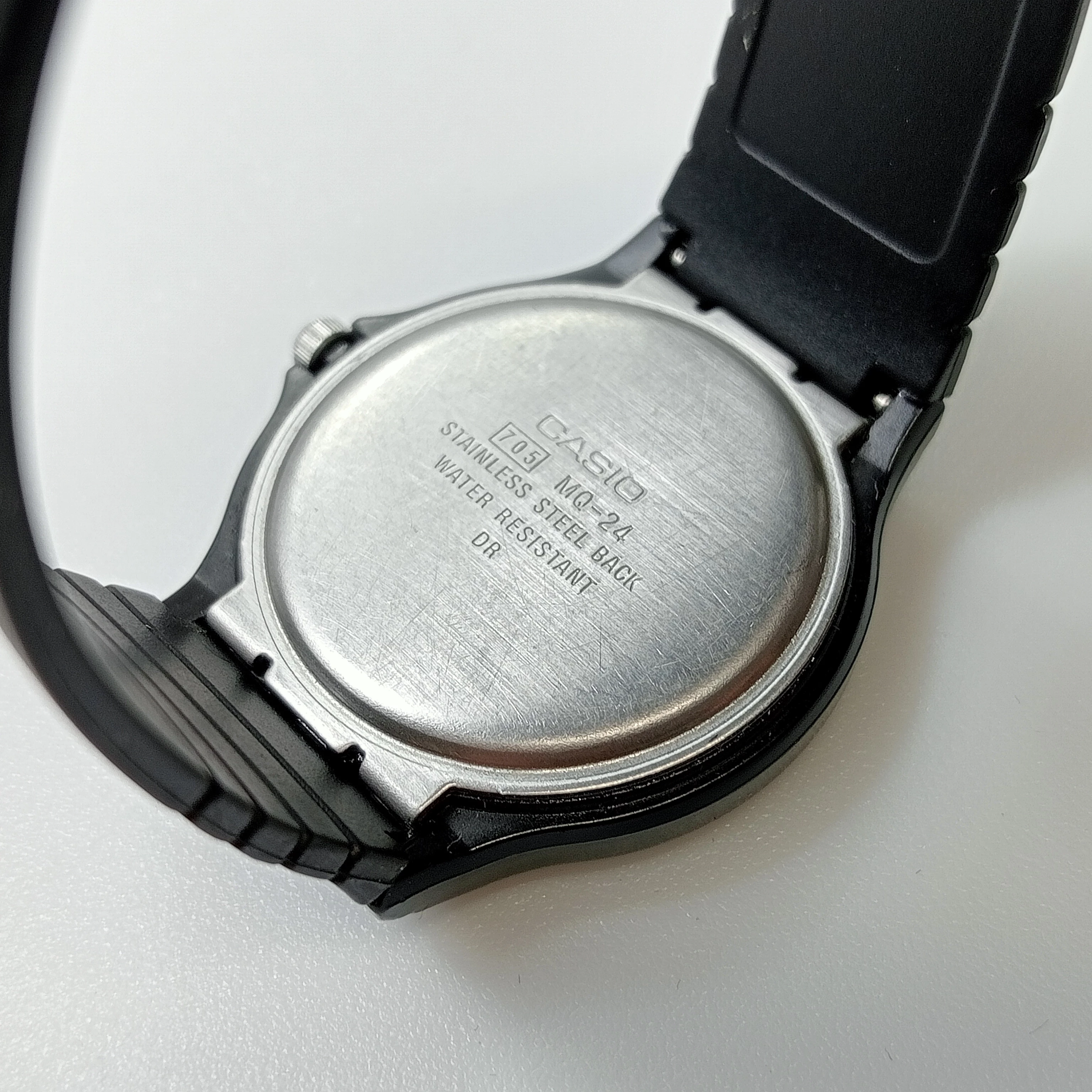 zegarek-casio-705-material-paska-129219-10