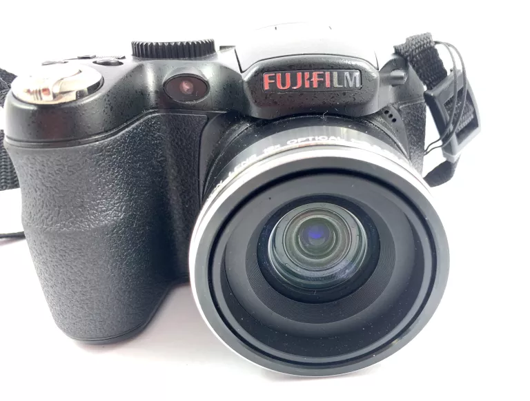 APARAT FUJIFILM FINEPIX S2950