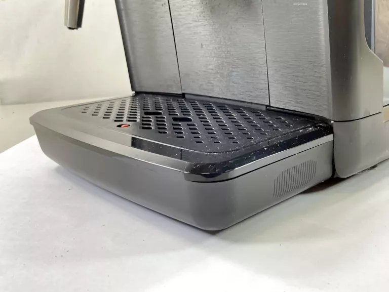 EKSPRES CIŚNIENIOWY AUTOMATYCZNY PHILIPS EP0824/00 1500 W / 15 BAR