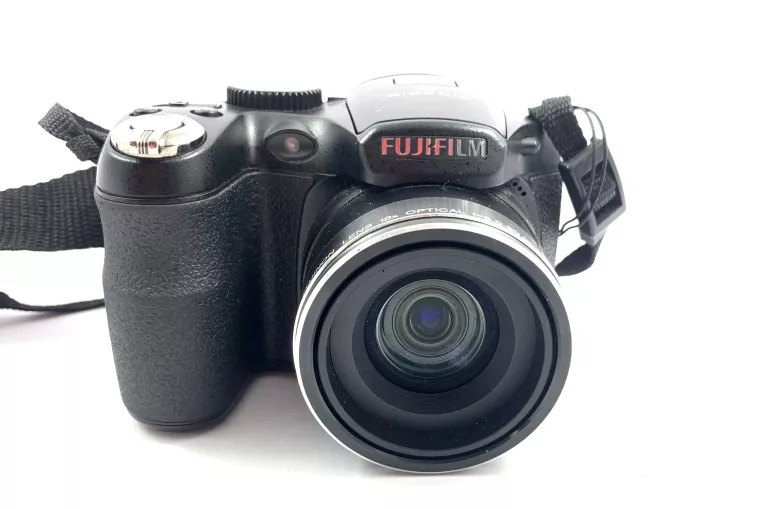 APARAT FUJIFILM FINEPIX S2950