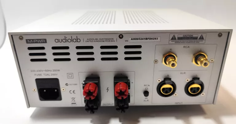 WZMACNIACZ AUDIOLAB M-PWR + ODTWARZACZ AUDIOLAB M-NET - KOMPLET/ ZADBANY