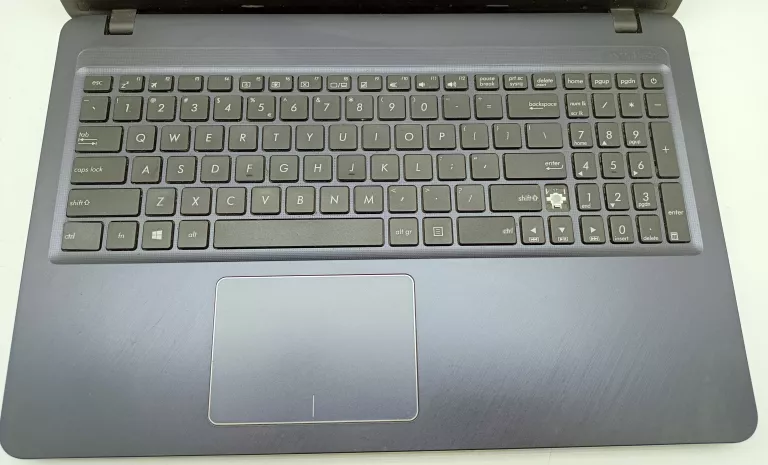 LAPTOP ASUS F543BA-DM792T 8/256GB OPIS !!!!