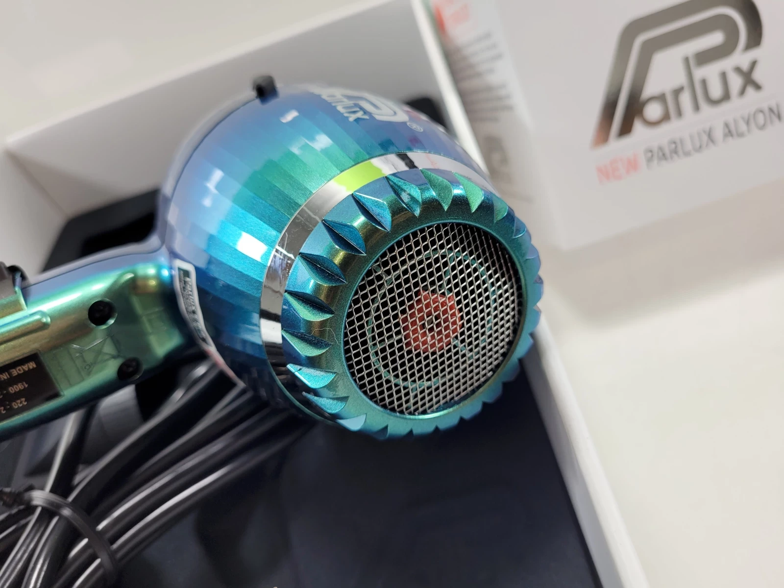 profesjonalna-suszarka-do-wlosow-parlux-alyon-ean-gtin-8021233128011