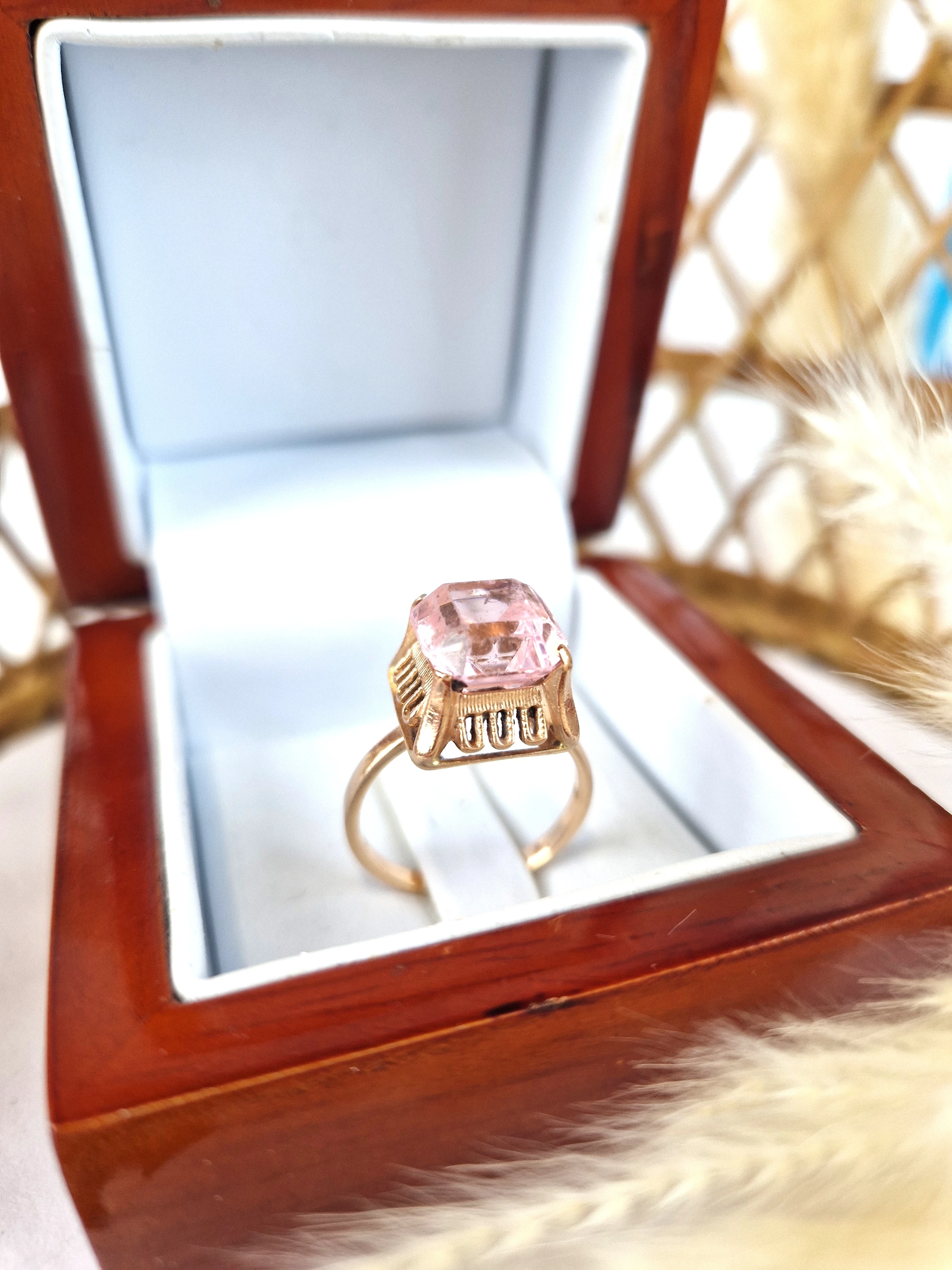 wyrob-jubilerski-uzywany-pierscionek-z-oczkiem-553-585-stan-11323-2