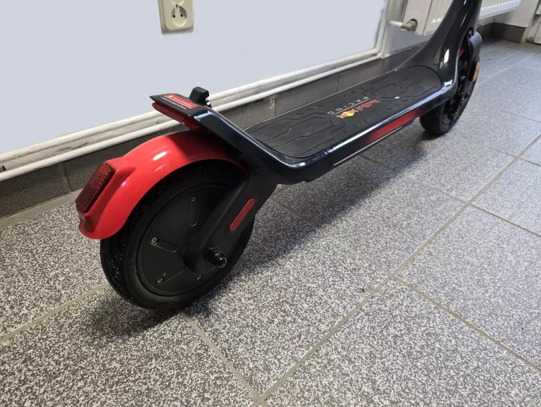 HULAJNOGA ELEKTRYCZNA RED BULL RACING RB-2RTEEN10-78 350W