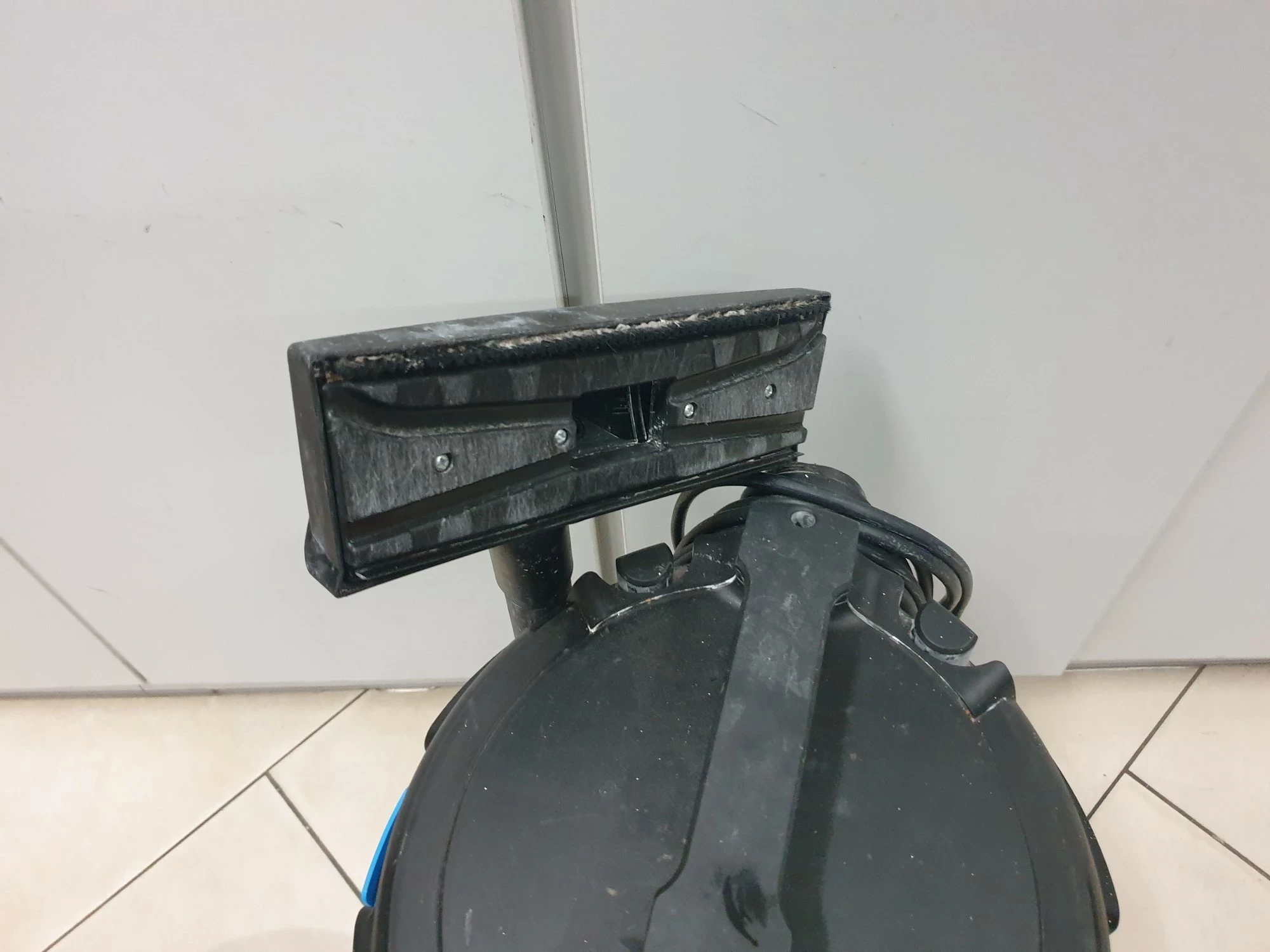 odkurzacz-przemyslowy-macallister-mewvp30l-1400-pojemnosc-zbiornika-3000