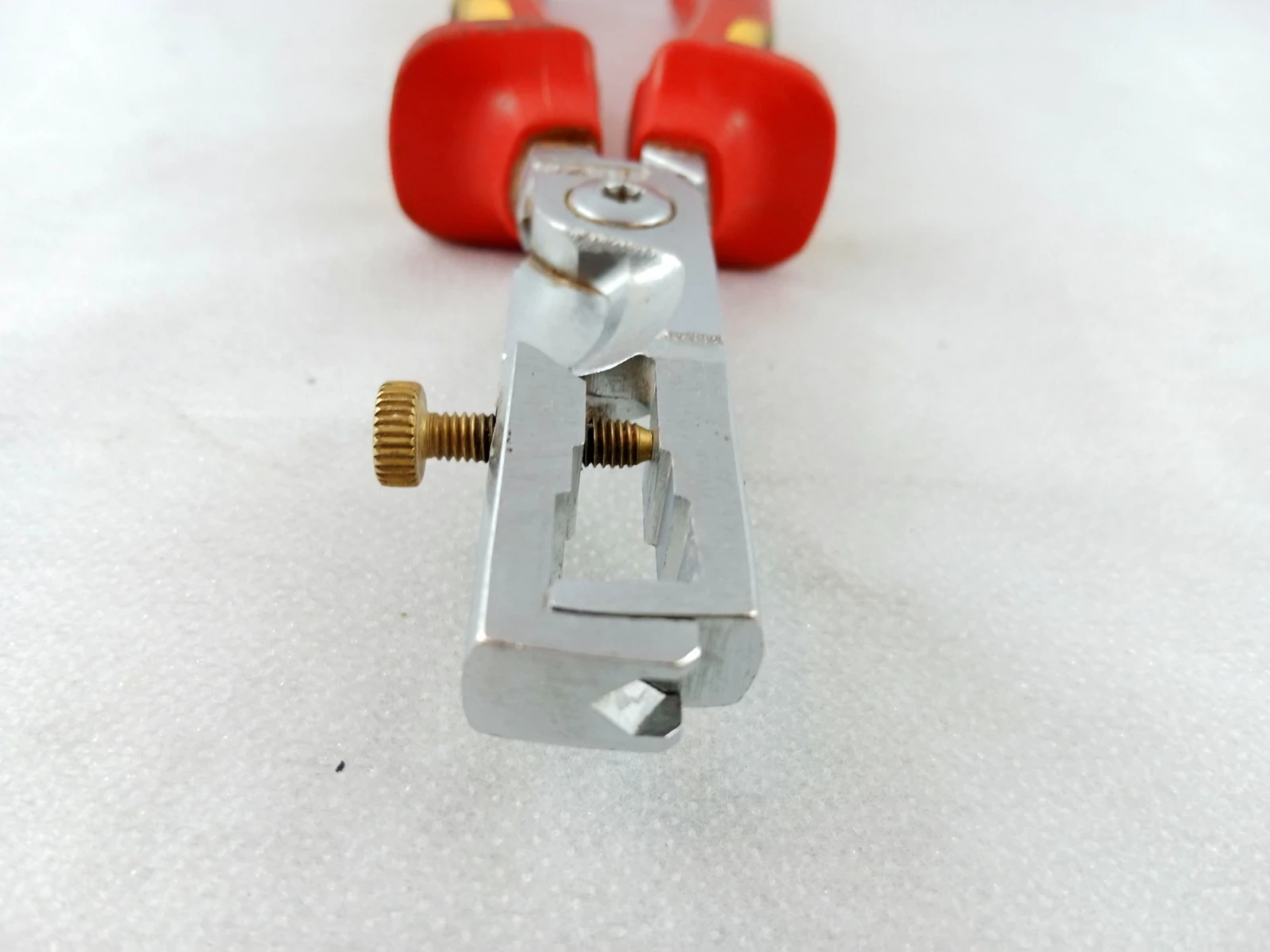 szczypce-do-sciagania-izolacji-knipex-kod-producenta-12-21-180