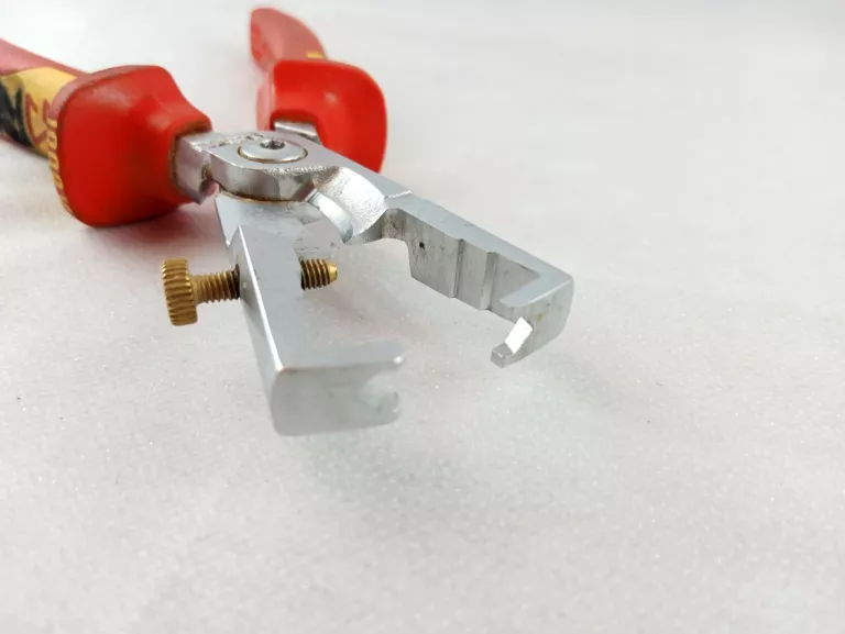 szczypce-do-sciagania-izolacji-knipex-rodzaj-128631-32