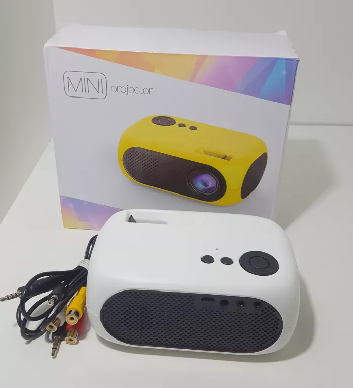 MINI PROJEKTOR LED PUDEŁKO