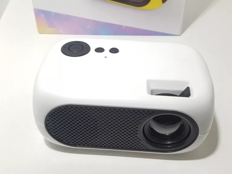MINI PROJEKTOR LED PUDEŁKO