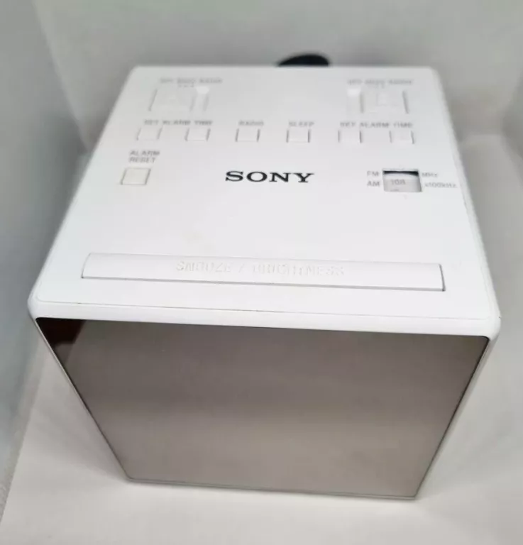 RADIO / BUDZIK - SONY ICF-C1T