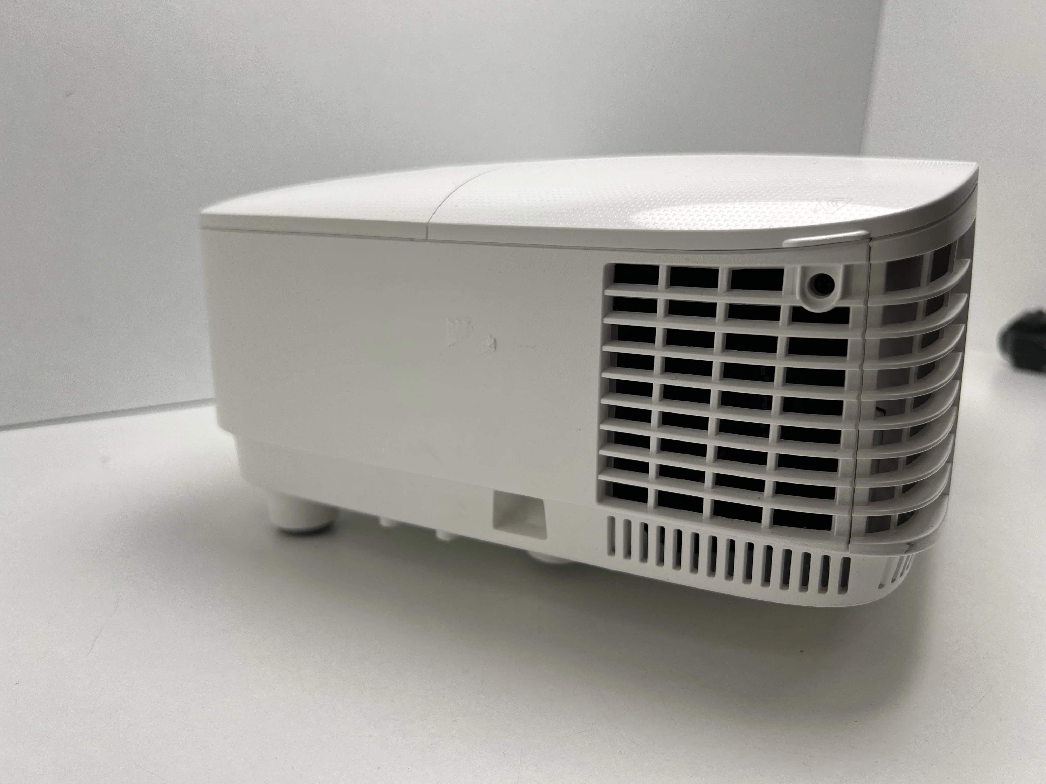 projektor-benq-mh550-wxga-stan-11323-2