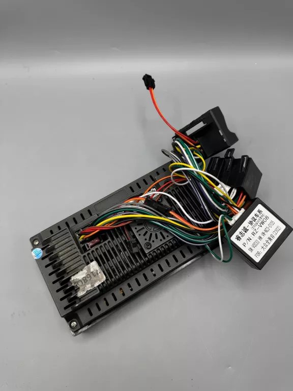 RADIO SAMOCHODOWE PROJACK MODEL 7168 KPL GW