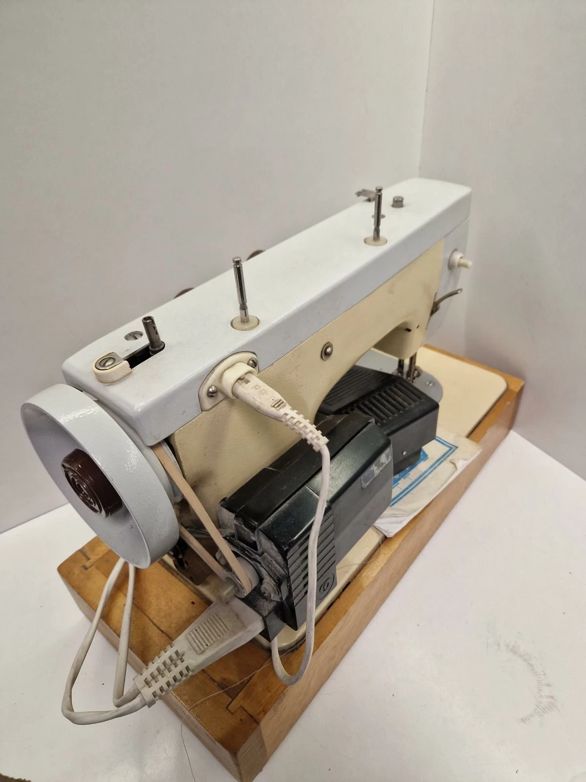 maszyna-do-szycia-czajka-142-m-kolor-dominujacy-129357-906890