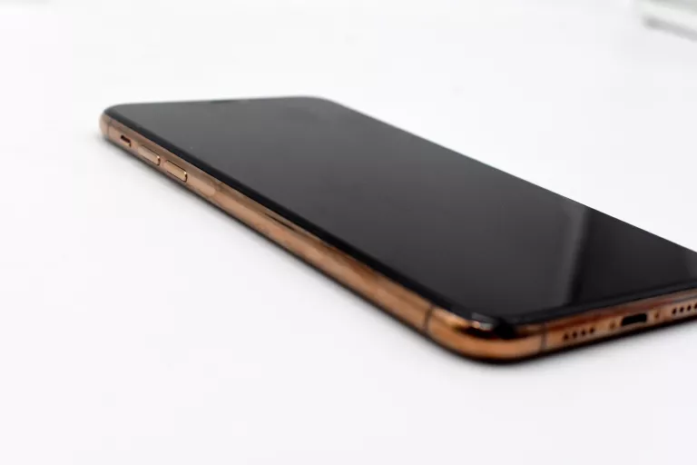 TELEFON APPLE IPHONE 11 PRO MAX 4GB/64GB ZŁOTY