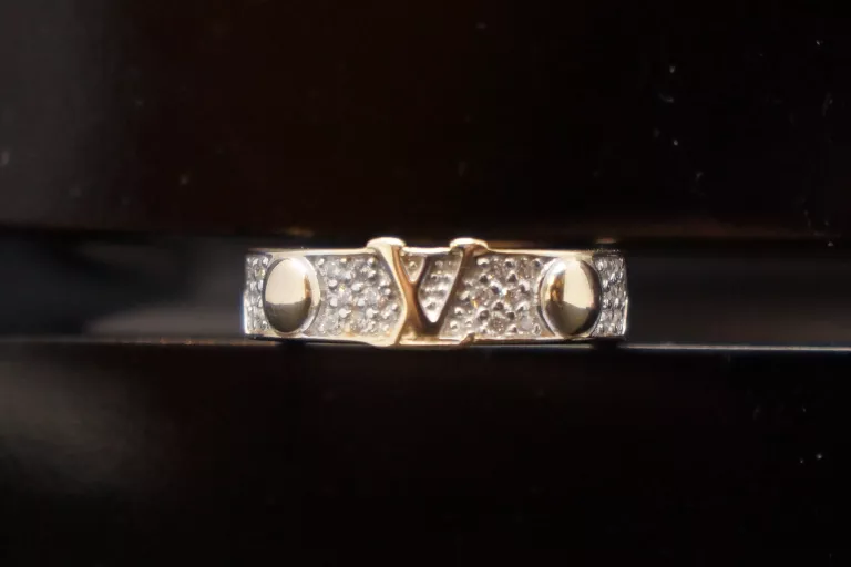 ZŁOTY PIERŚCIONEK  585  4,42G  R:17