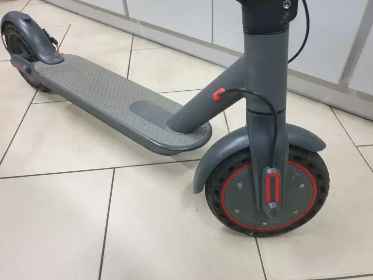 HULAJNOGA ELEKTRYCZNA JUICEASE M365