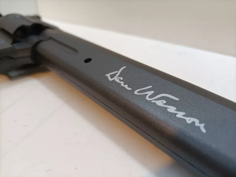 REWOLWER ASG - DAN WESSON 8'' / 6MM / CO2 / ZESTAW KULKI + CO2