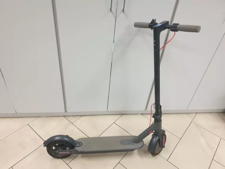 HULAJNOGA ELEKTRYCZNA JUICEASE M365