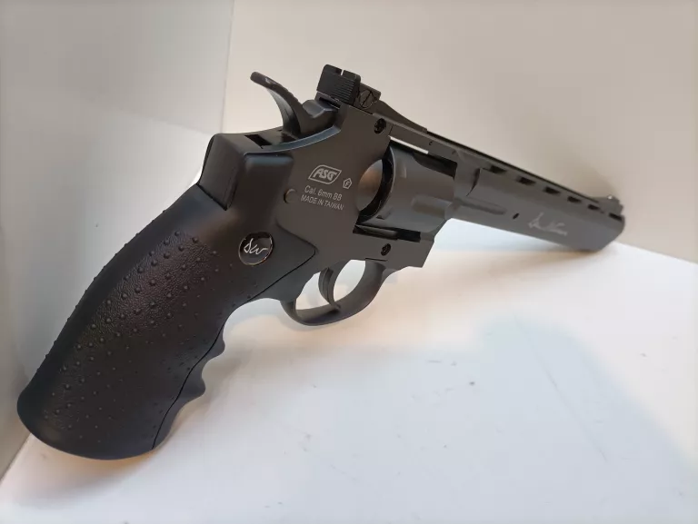 REWOLWER ASG - DAN WESSON 8'' / 6MM / CO2 / ZESTAW KULKI + CO2