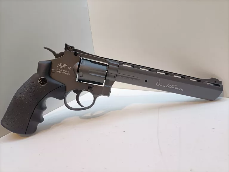 REWOLWER ASG - DAN WESSON 8'' / 6MM / CO2 / ZESTAW KULKI + CO2