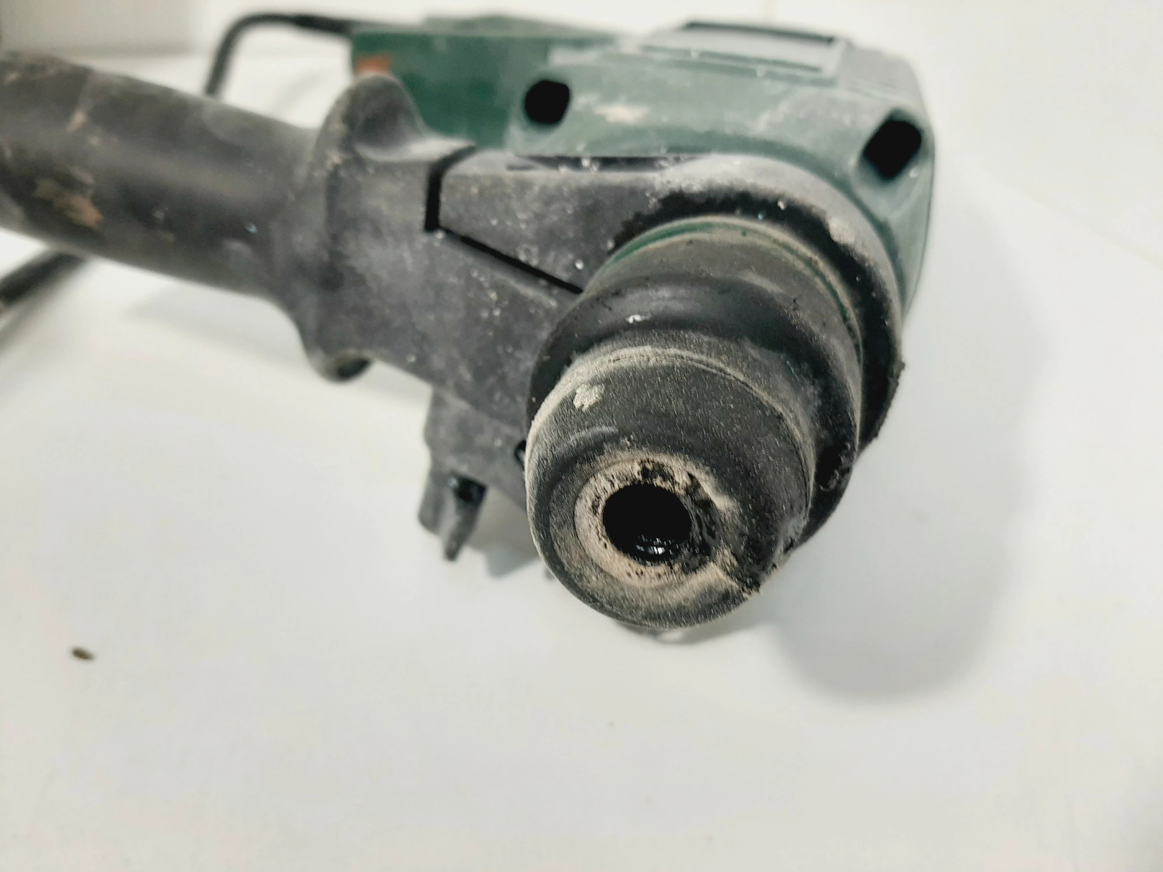 mlot-udarowy-bosch-pbh-2200-re-predkosc-obrotowa-1