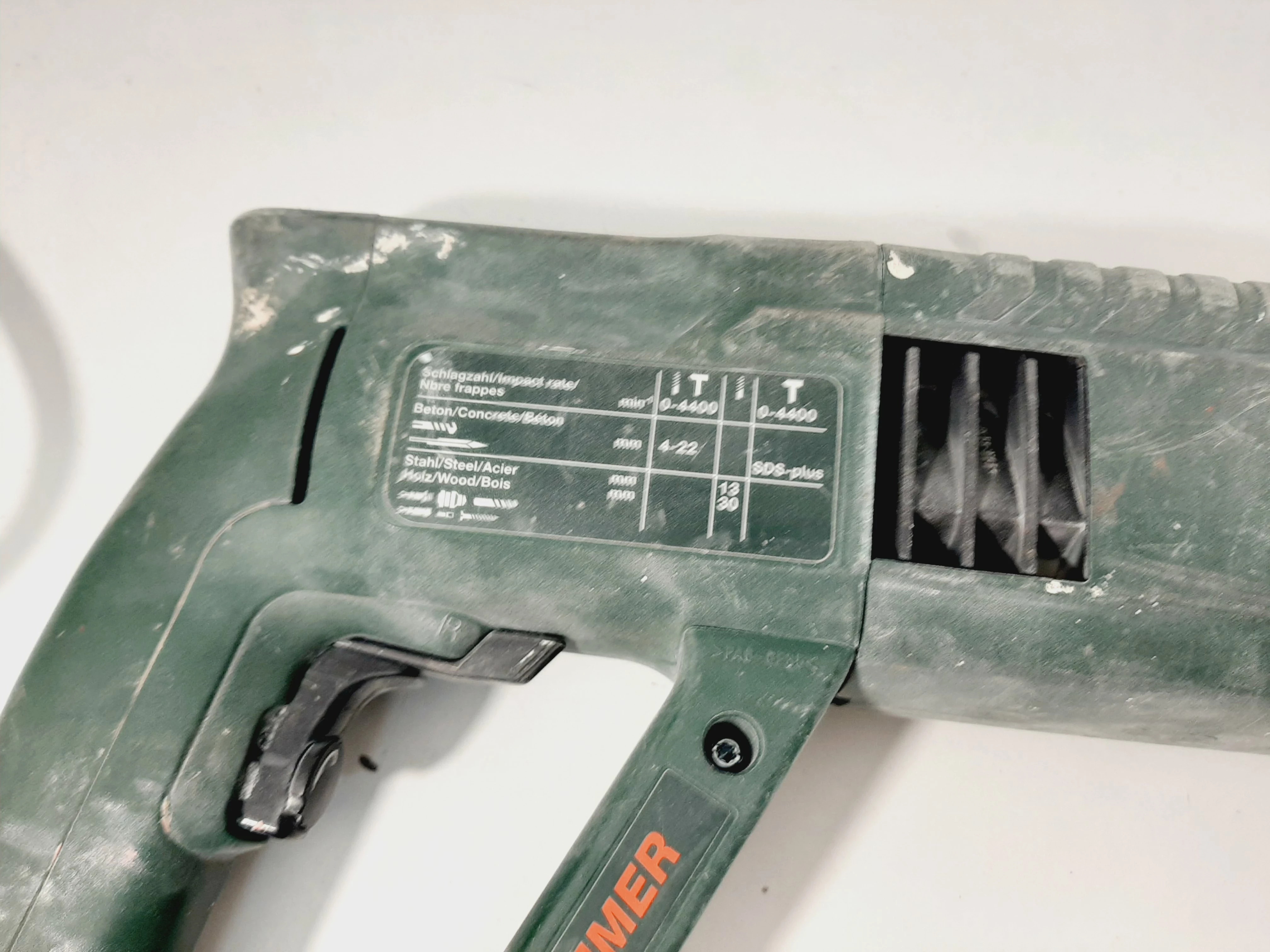 mlot-udarowy-bosch-pbh-2200-re-energia-udaru-100