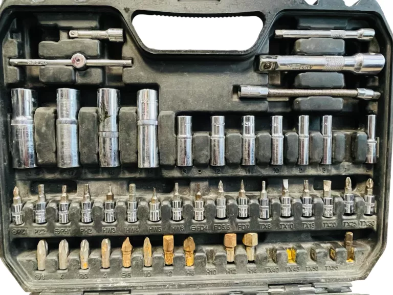 KLUCZE NASADOWE NEO TOOLS 94 EL.