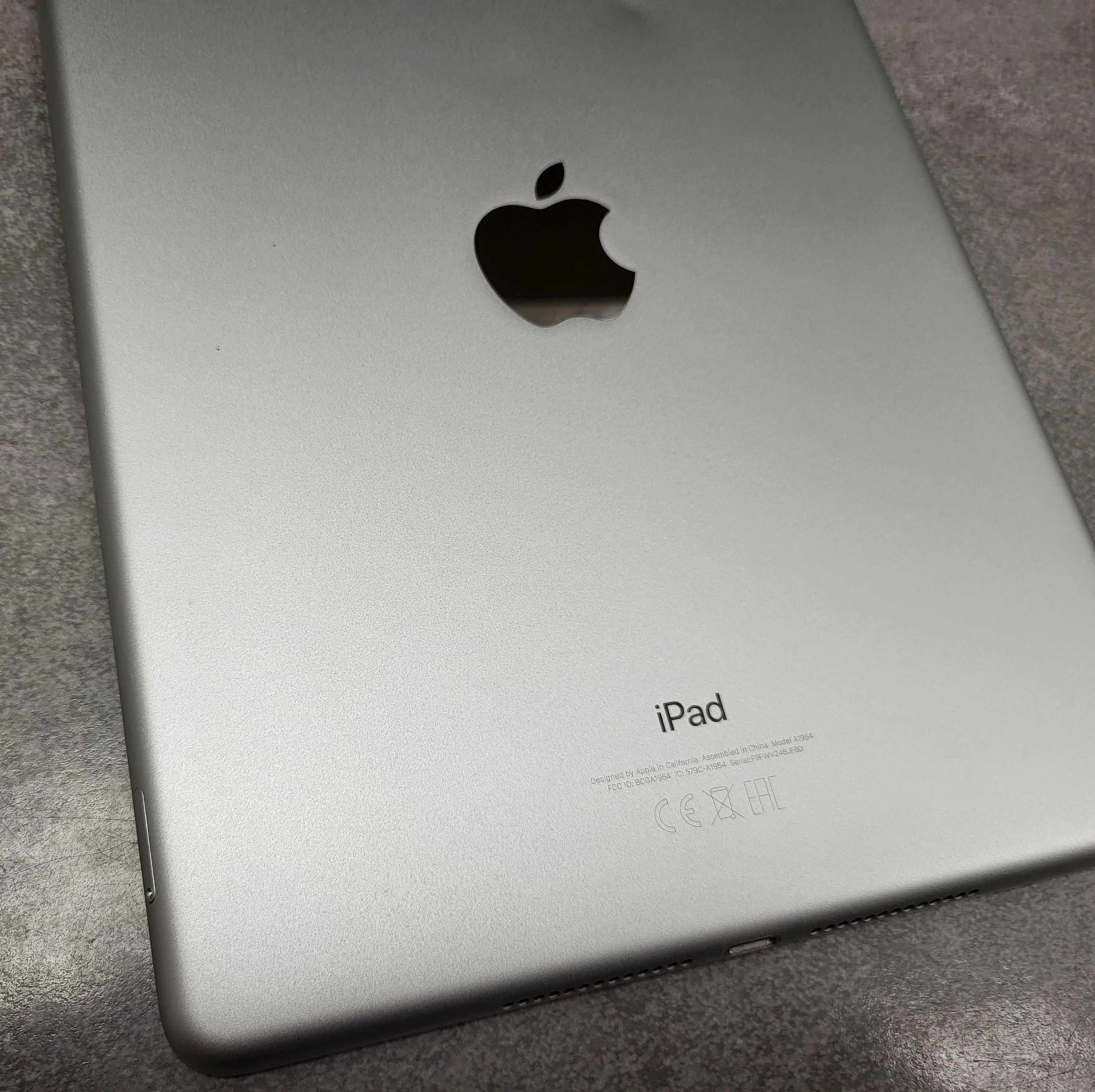 tablet-apple-ipad-6-gen-32gb-ios-1771-tryb-sluchawkowy-kod-producenta-mr7g2fda