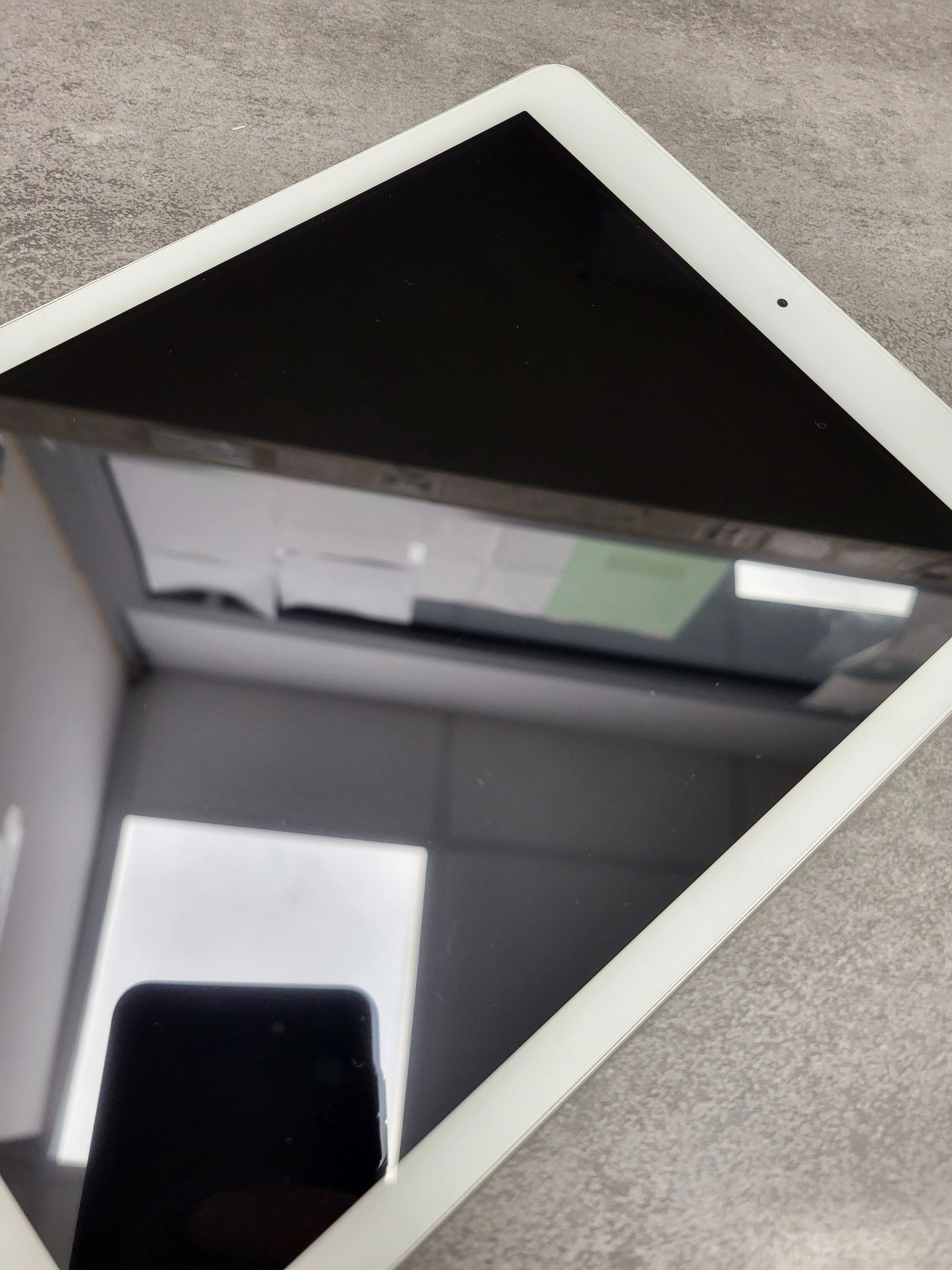 tablet-apple-ipad-6-gen-32gb-ios-1771-tryb-sluchawkowy-stan-11323-2