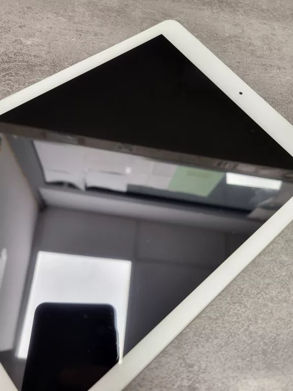 tablet-apple-ipad-6-gen-32gb-ios-1771-tryb-sluchawkowy-stan-11323-2