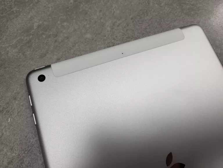 tablet-apple-ipad-6-gen-32gb-ios-1771-tryb-sluchawkowy-komunikacja-219-2