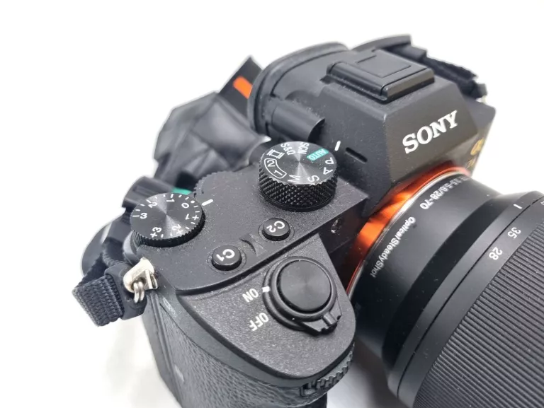 APARAT FOTOGRAFICZNY SONY ALPHA A7 III 4K KORPUS + OBIEKTYW 28-70