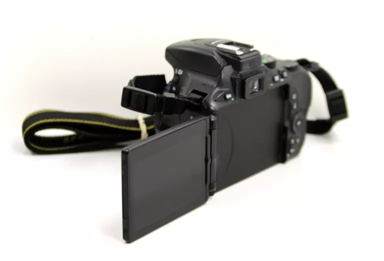APARAT NIKON D5600 18-55 VR KIT KOMPLET