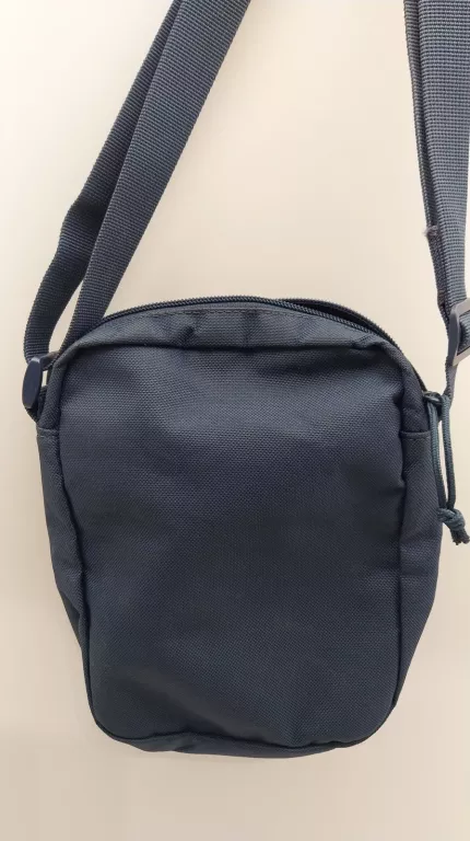 levis-meska-saszetka-niebieska-mala-na-zamek-1s7a-wzor-dominujacy-3766-1