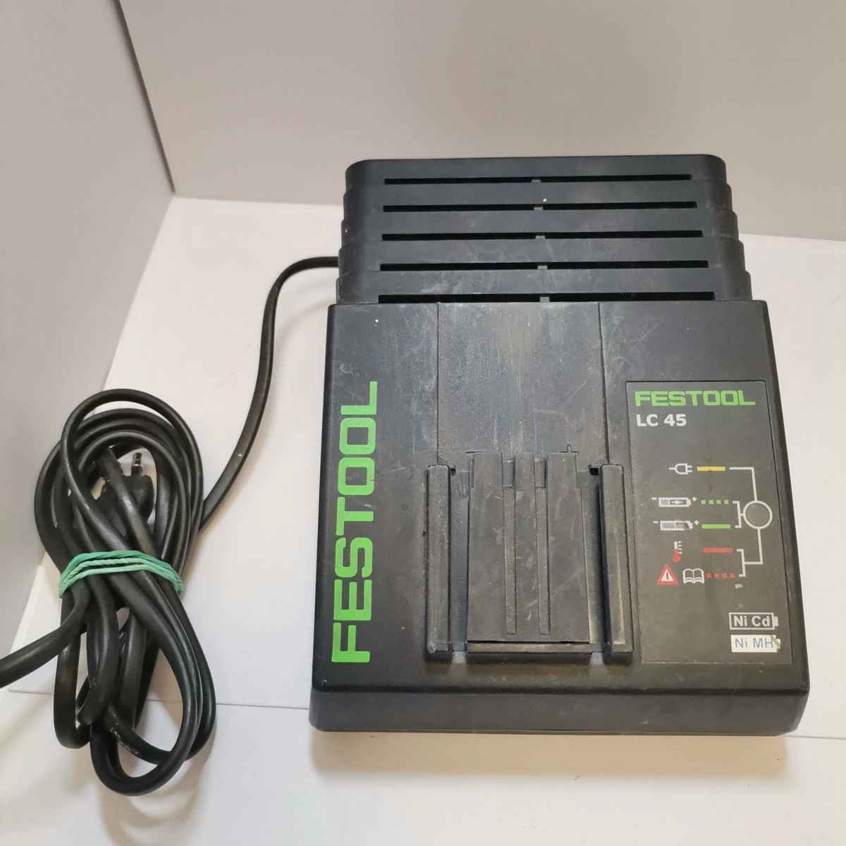 wkretarka-festool-c12-akumulator-3ah-ladowarka-pojemnosc-akumulatora-300