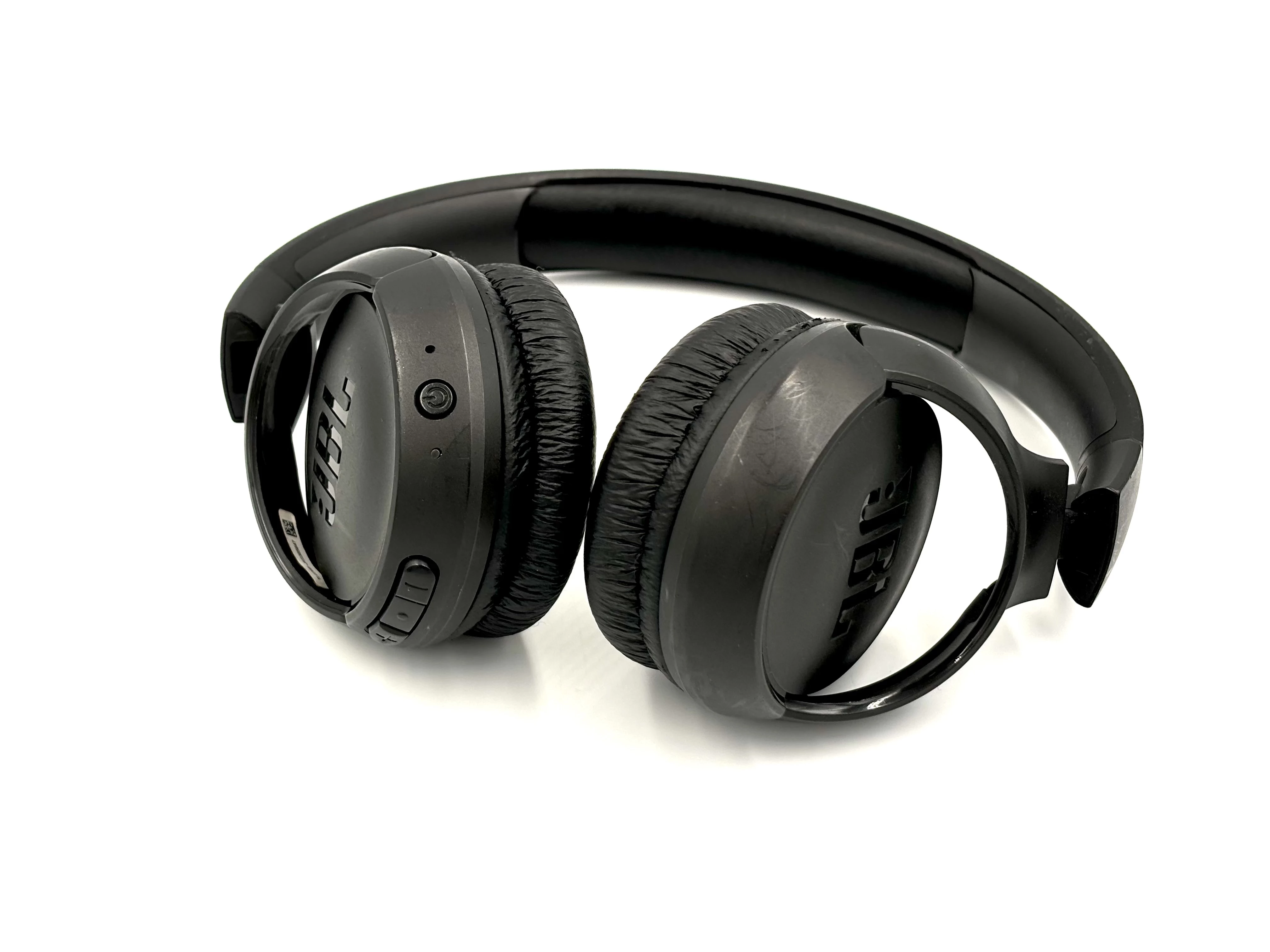 sluchawki-jbl-tune-560bt-bezprzewodowe-nauszne-czarny-opis-kolor-dominujacy-129357-3