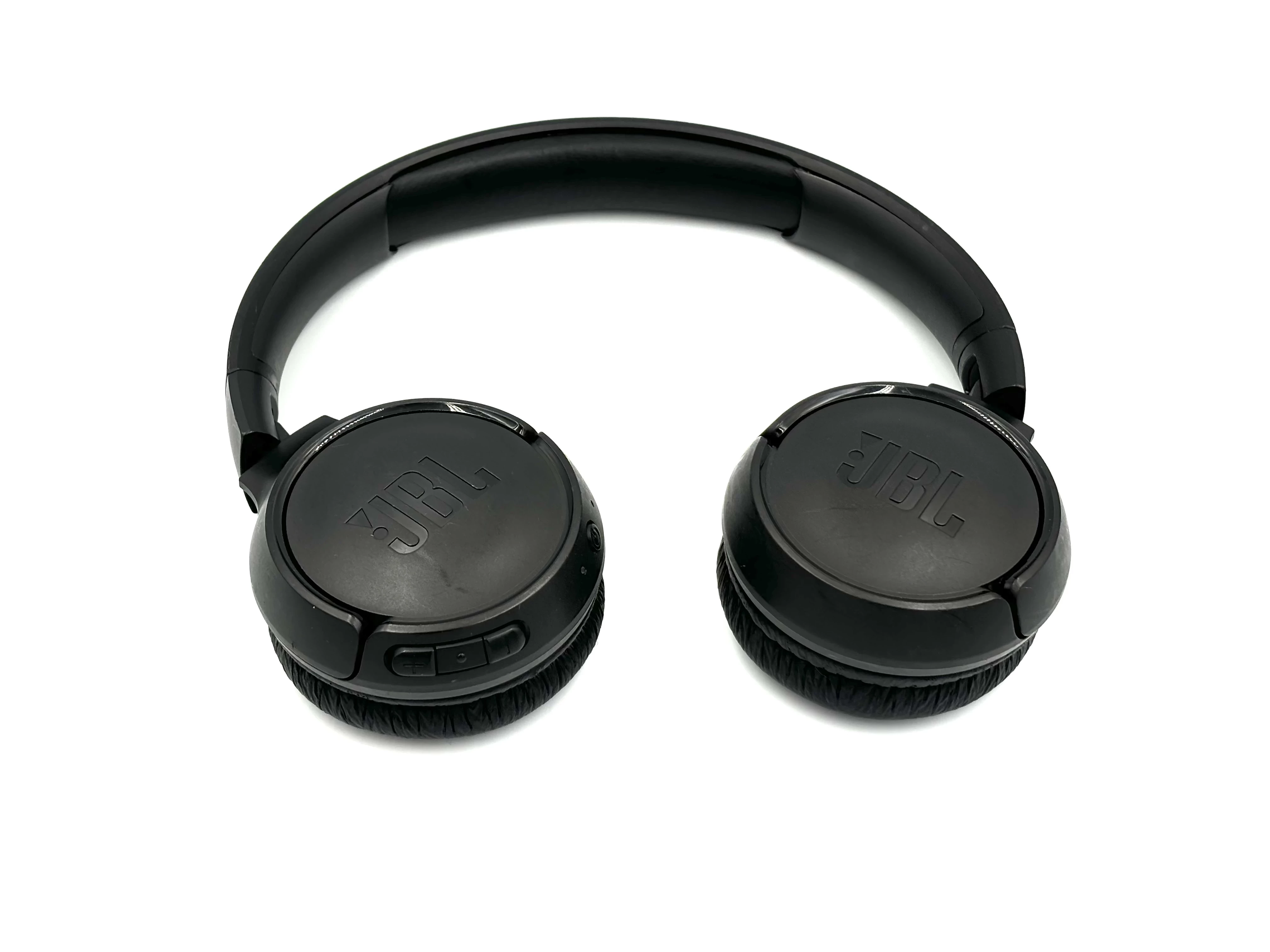 sluchawki-jbl-tune-560bt-bezprzewodowe-nauszne-czarny-opis-stan-11323-2