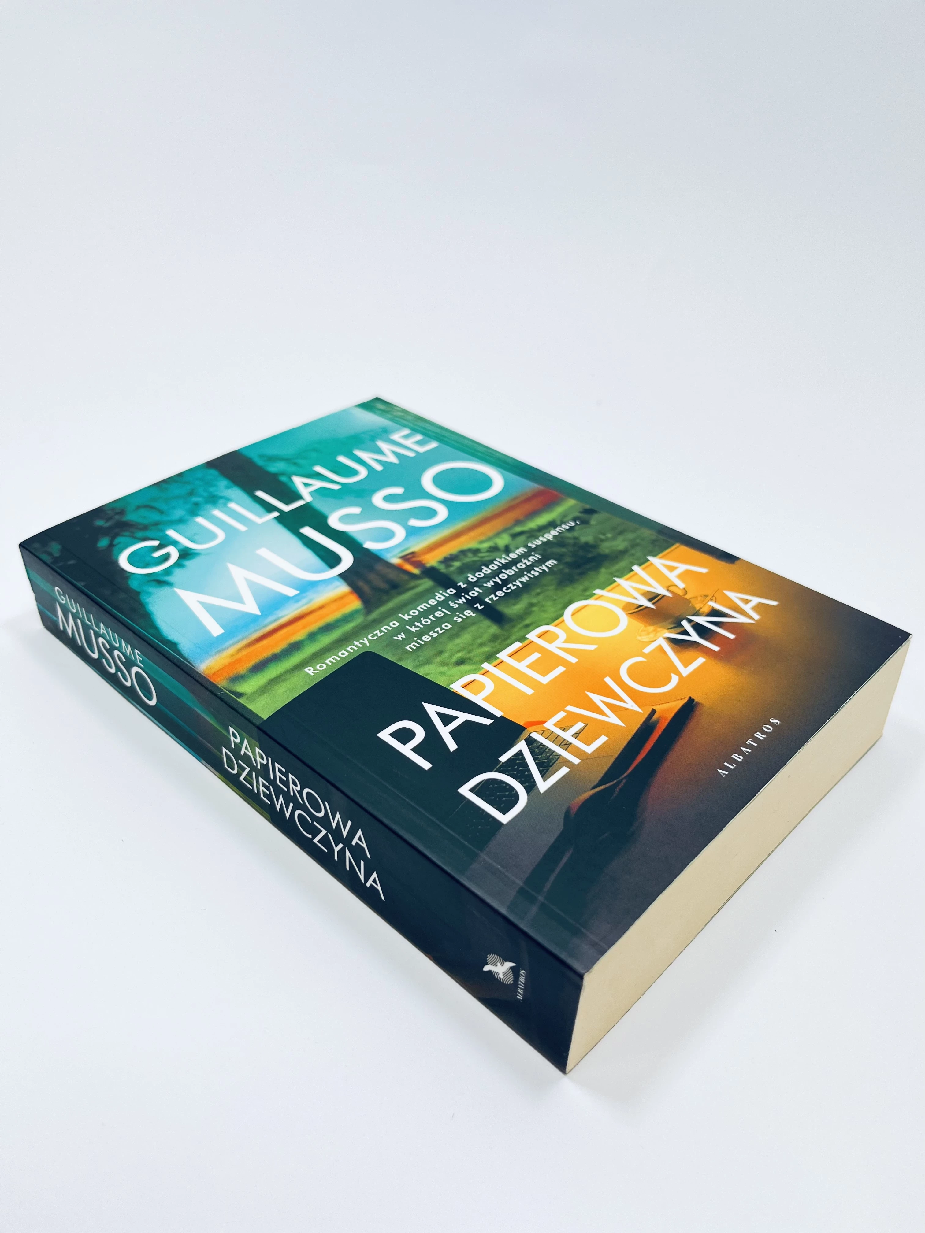 ksiazka-guillaume-musso-papierowa-dziewczyna-igla-tytul-papierowa-dziewczyna