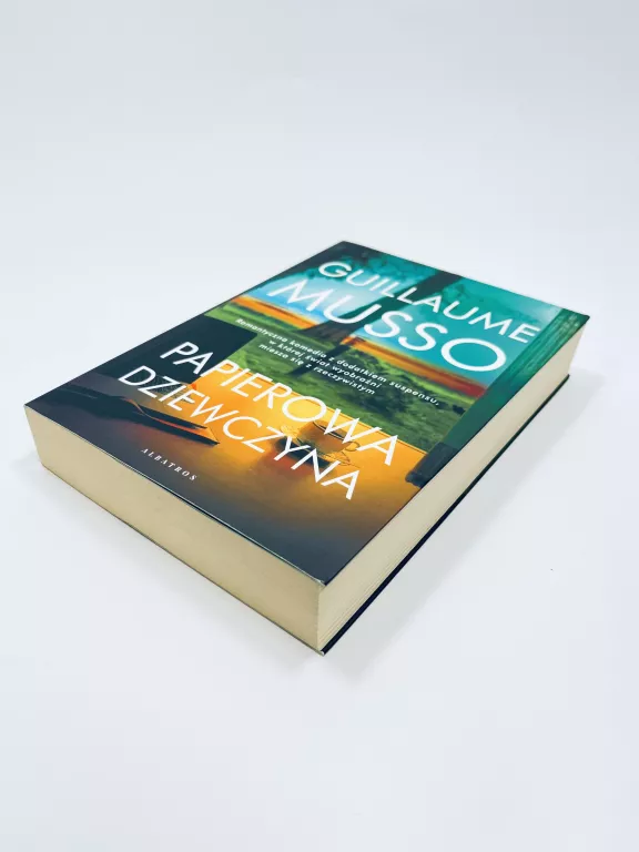 ksiazka-guillaume-musso-papierowa-dziewczyna-igla-okladka-75-306417