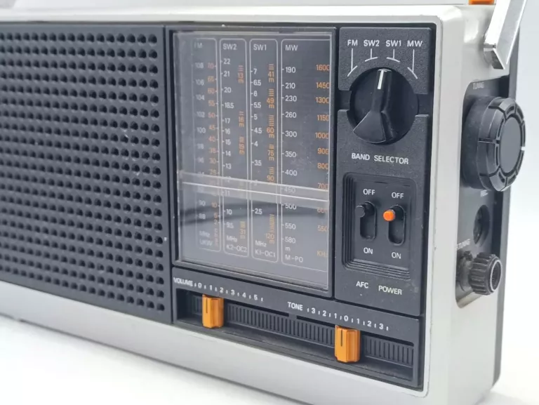 RADIO VINTAGE PHILIPS 765