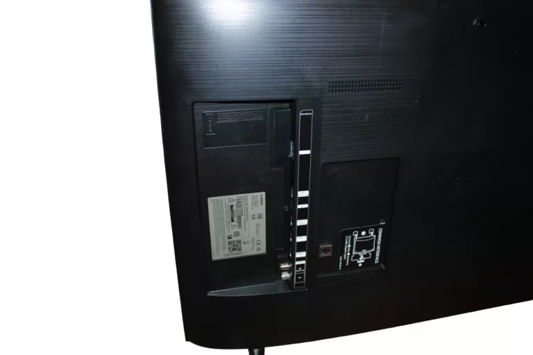 SAMSUNG CU7100