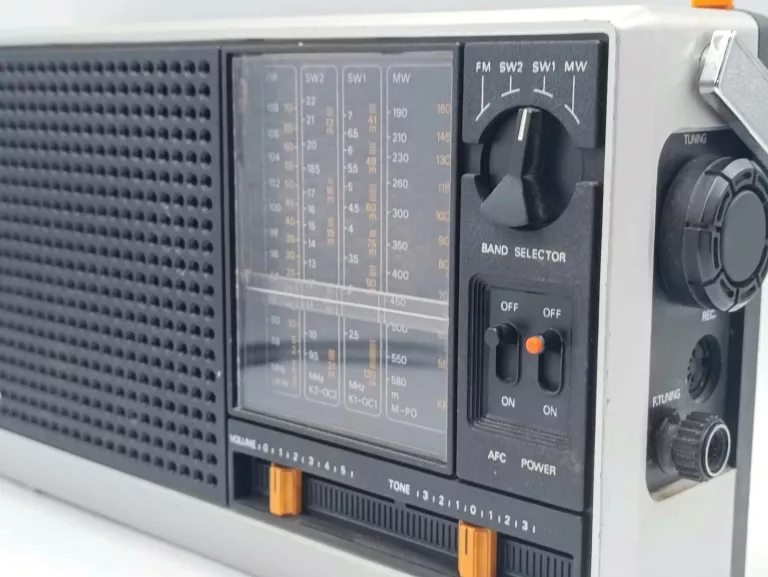 RADIO VINTAGE PHILIPS 765