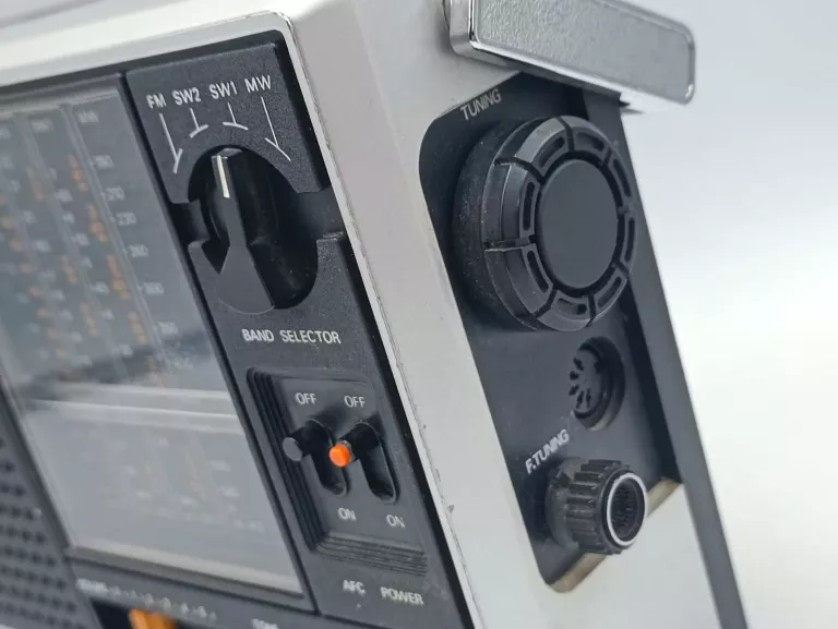 RADIO VINTAGE PHILIPS 765