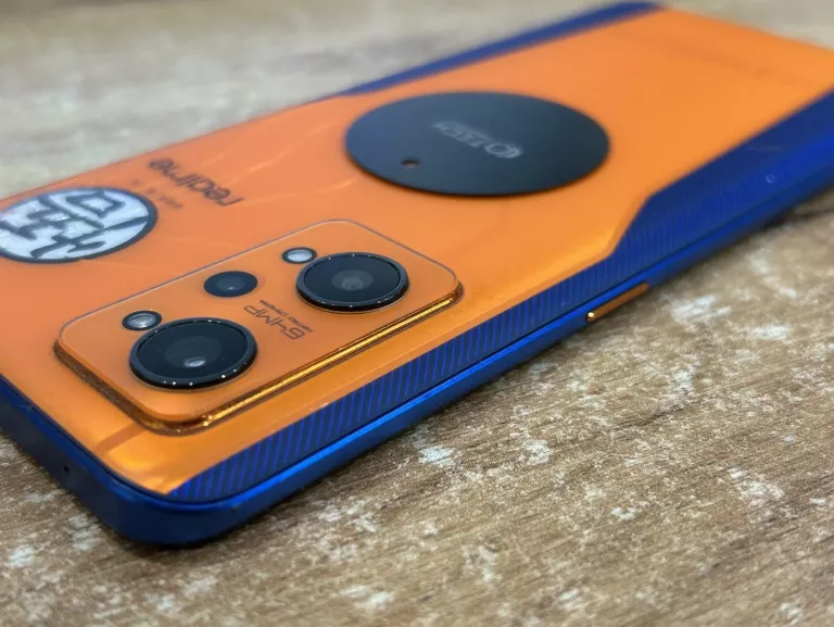 TELEFON REALME GT NEO 3T 8 GB / 256 GB 5G DRAGON BALL ///OPIS!!!!