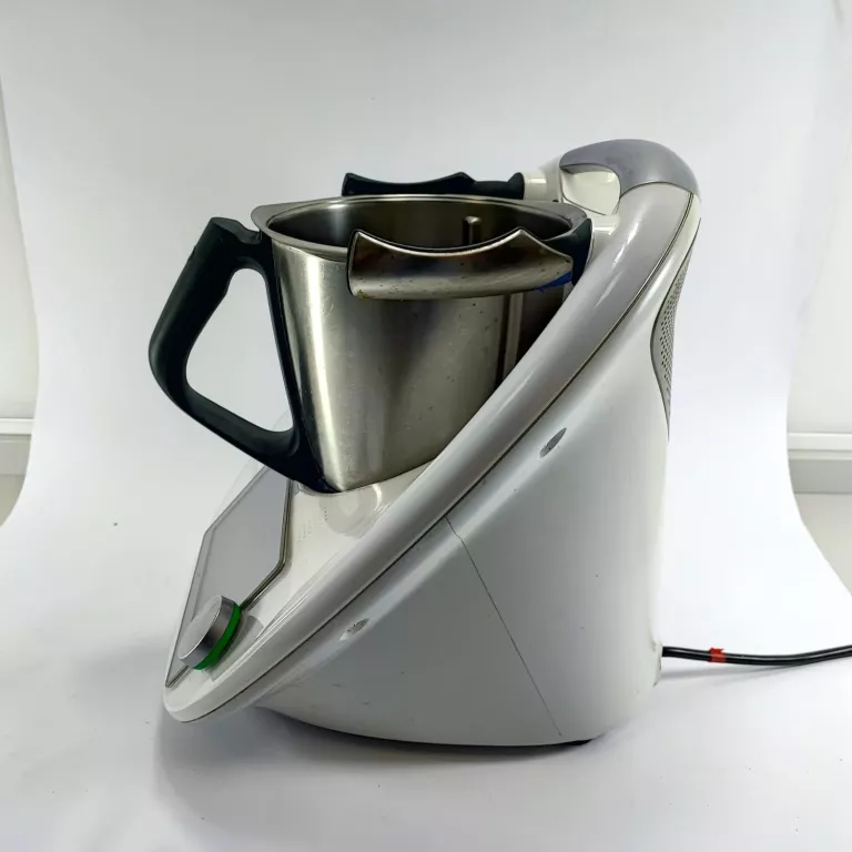robot-kuchenny-thermomix-tm6-1500-w-bialy-akcesoria-kolor-dominujacy-129357-2